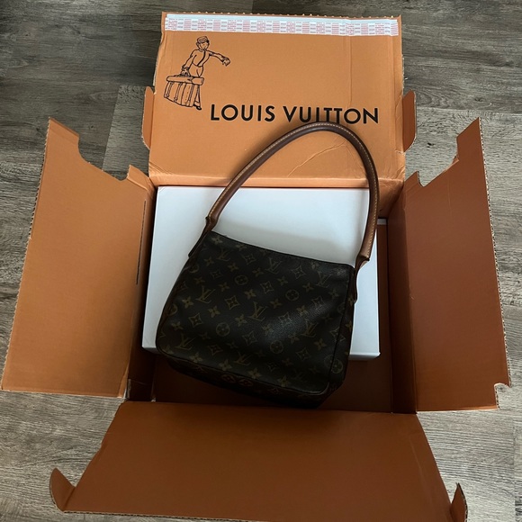 Authentic Louis Vuitton Monogram Looping MM shoulder bag - Picture 15 of 15